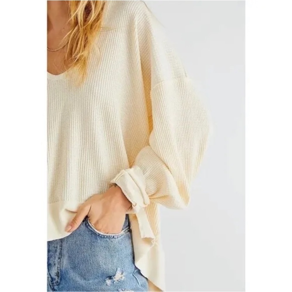 FREE PEOPLE Santa Clara Oversized Thermal Top - Picture 3 of 3